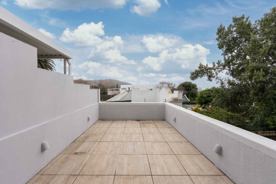 2 Bedroom Property for Sale in Oranjezicht Western Cape